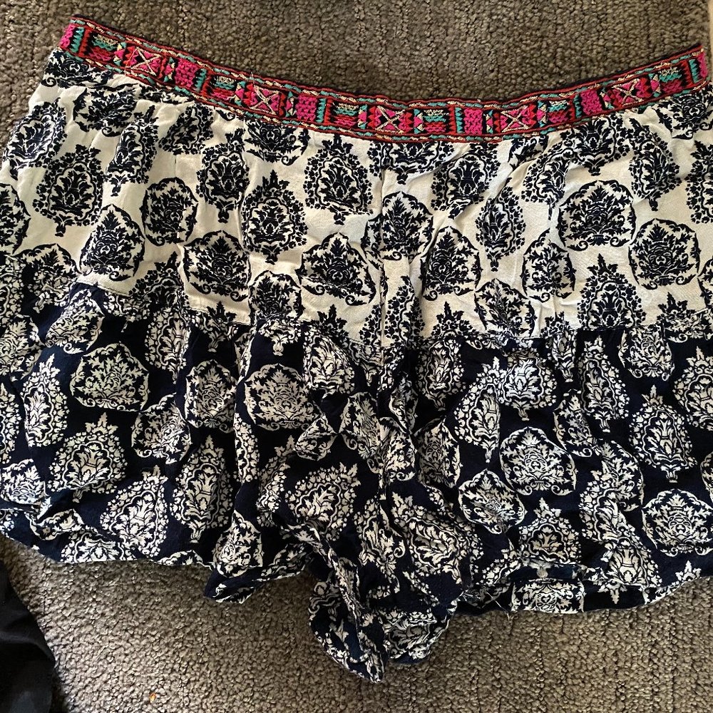 Flowy Shorts - Picture 5 of 6